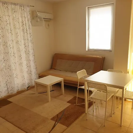 Sunny Gardens 2 Bedrooms דירה סאני ביץ'